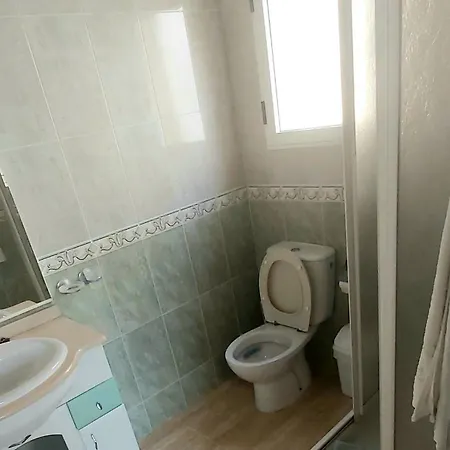 La Oficina Hotel *